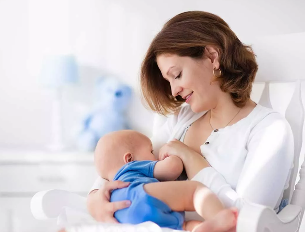 Why Hospitals and Clinics Recommend Lactation Specialists for New Moms